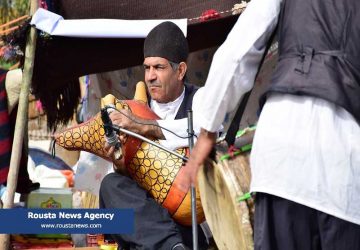 نواختن سازهای سنتی در سومین نمایشگاه توانمندی‌های روستاییان و عشایر