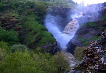 آبشار شلماش در آذربایجان غربی