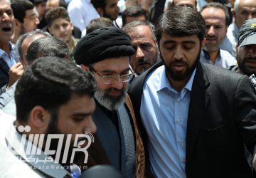 حضور سید مجتبی خامنه‌ای، فرزند رهبر معظم انقلاب اسلامی، در مراسم راه‌پیمایی روز جهانی قدس در تهران